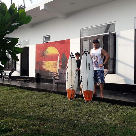 Sunset Surfing Beach Resort 마타라 외부 사진